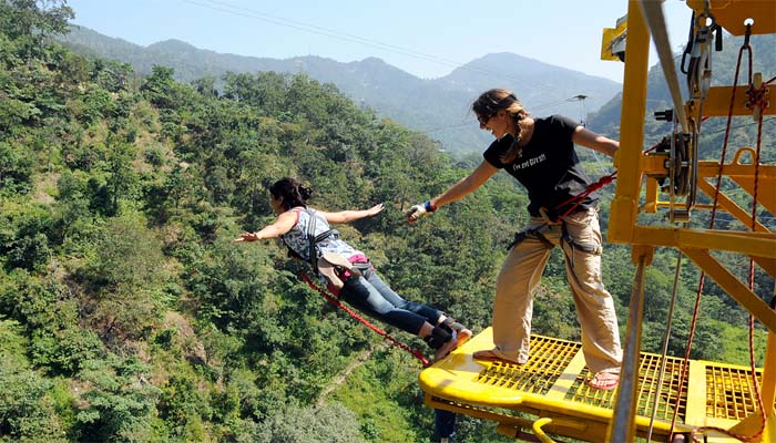 The Complete Guide to Bungee Jumping